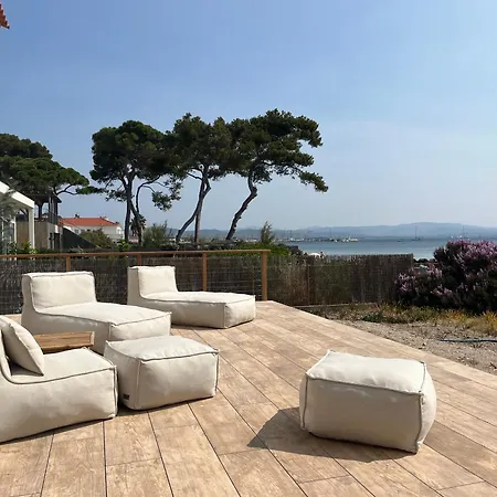 Exceptional Waterfront *