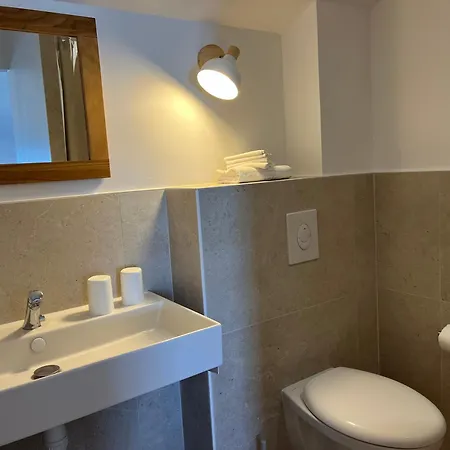 Exceptional Waterfront 别墅 *