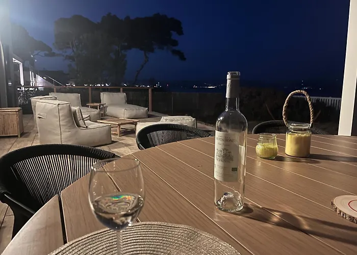 别墅 Exceptional Waterfront 耶尔