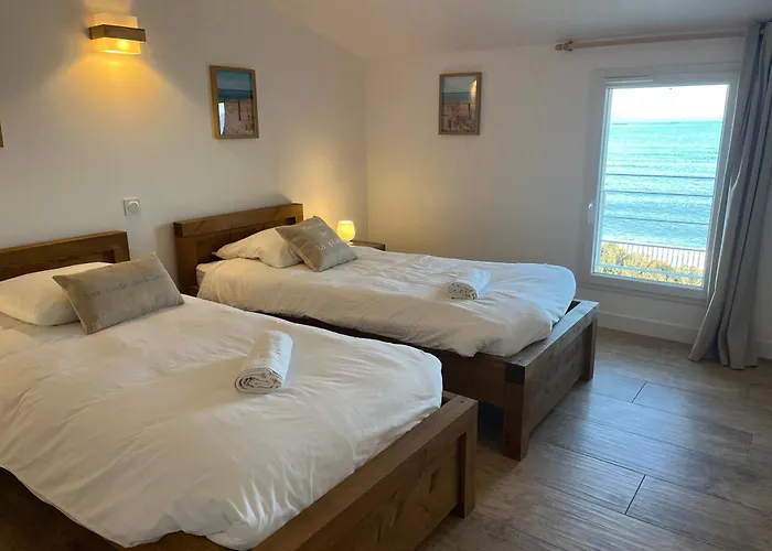 别墅 Exceptional Waterfront *