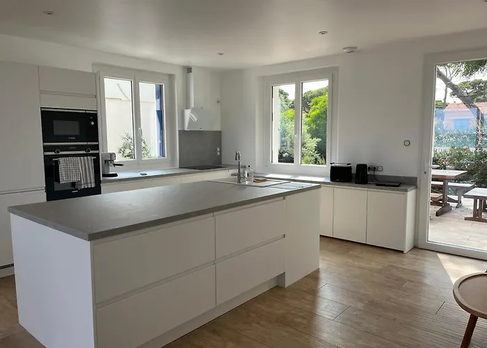 Exceptional Waterfront 别墅 耶尔