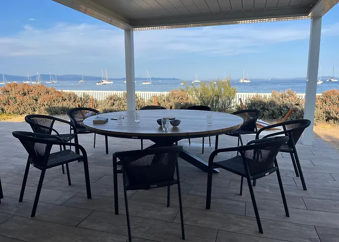 Exceptional Waterfront * 耶尔