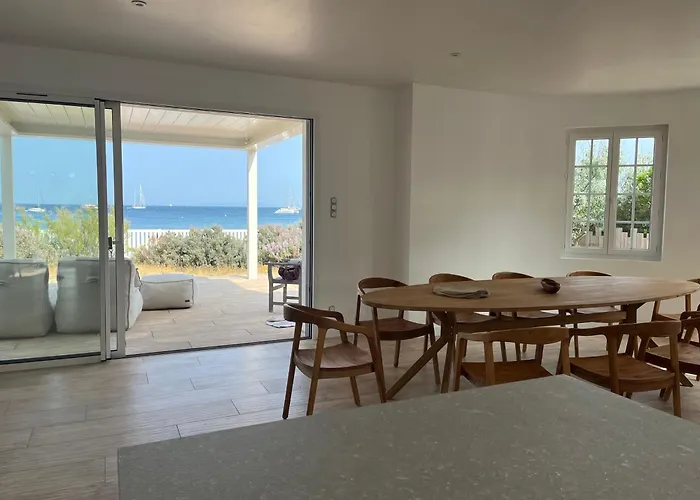 Exceptional Waterfront Villa Hyères